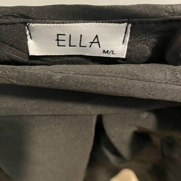 Textured knee length skirt for formal wear - Picture 3 of 3